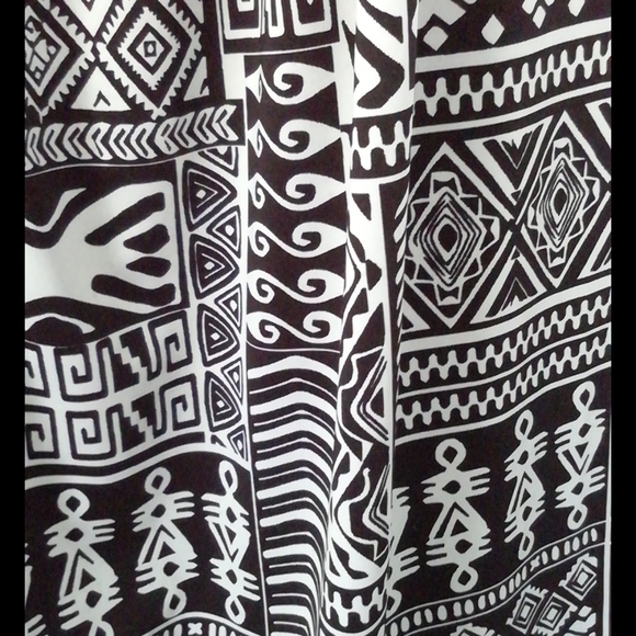 😊 3/$40. Tag midi dress Size Lg. - Picture 3 of 5